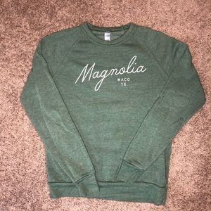 Magnolia sweatshirt in sage green